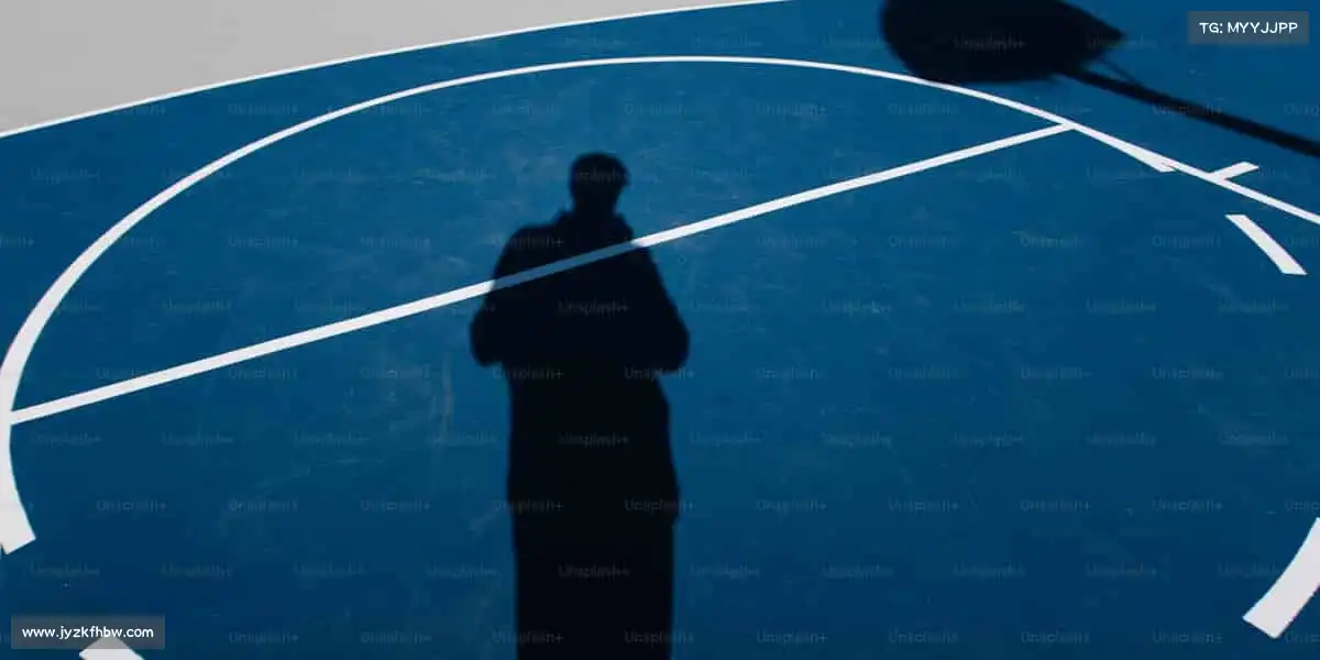 <strong>MK体育</strong>🎾从热身到冲刺，每一次挥拍都是对梦想的回应！